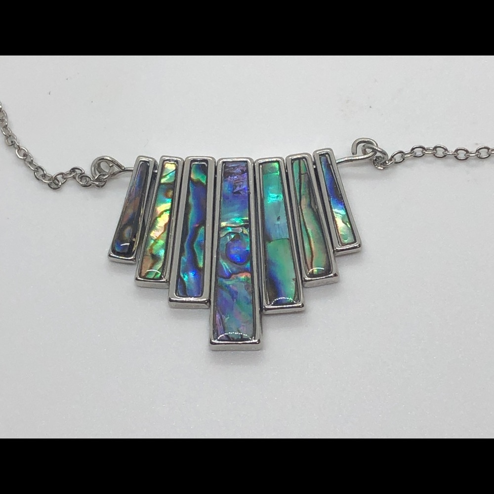 Mother of Pearl Necklace - Picture 2 of 6